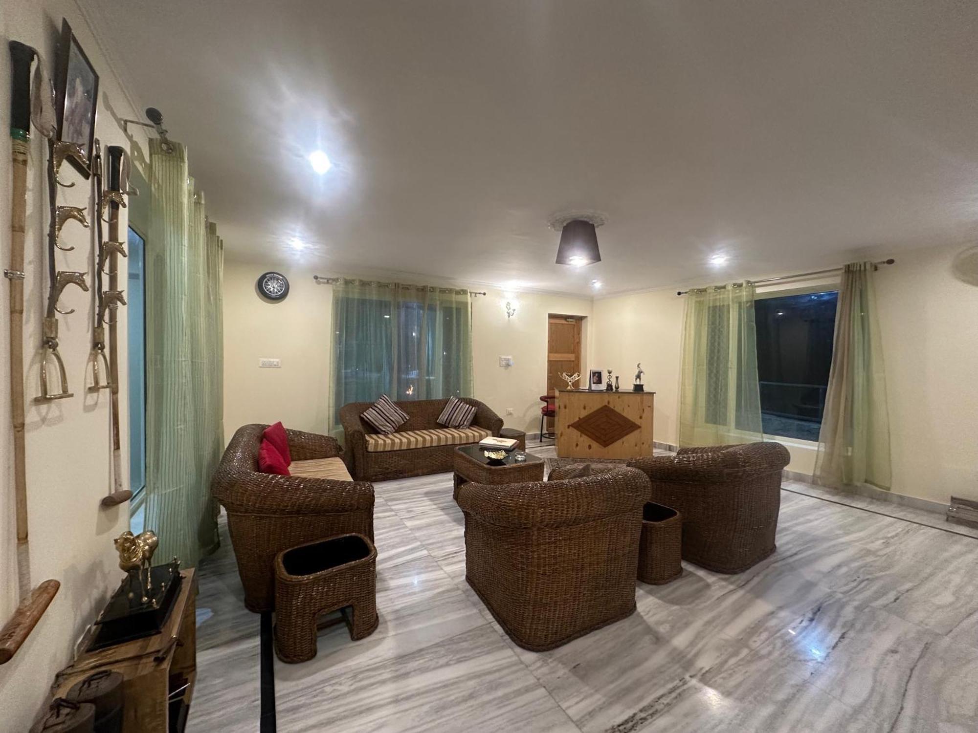 Highfield Villa Kanatal Exterior photo