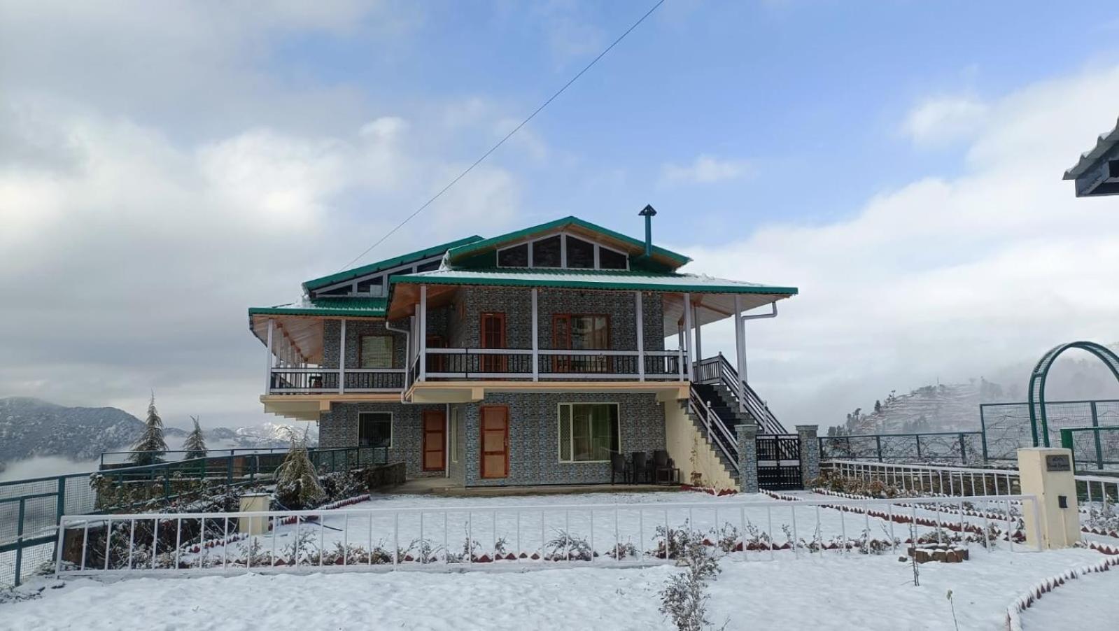 Highfield Villa Kanatal Exterior photo