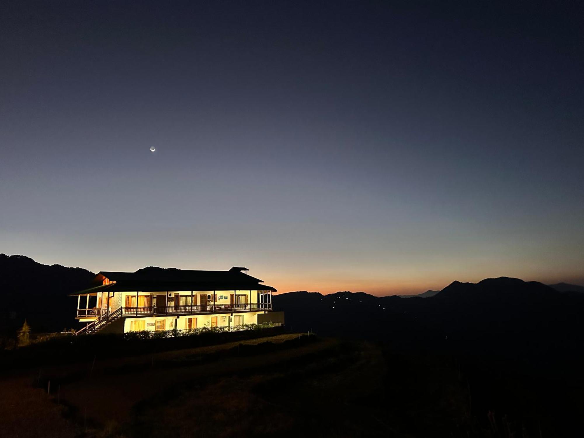 Highfield Villa Kanatal Exterior photo